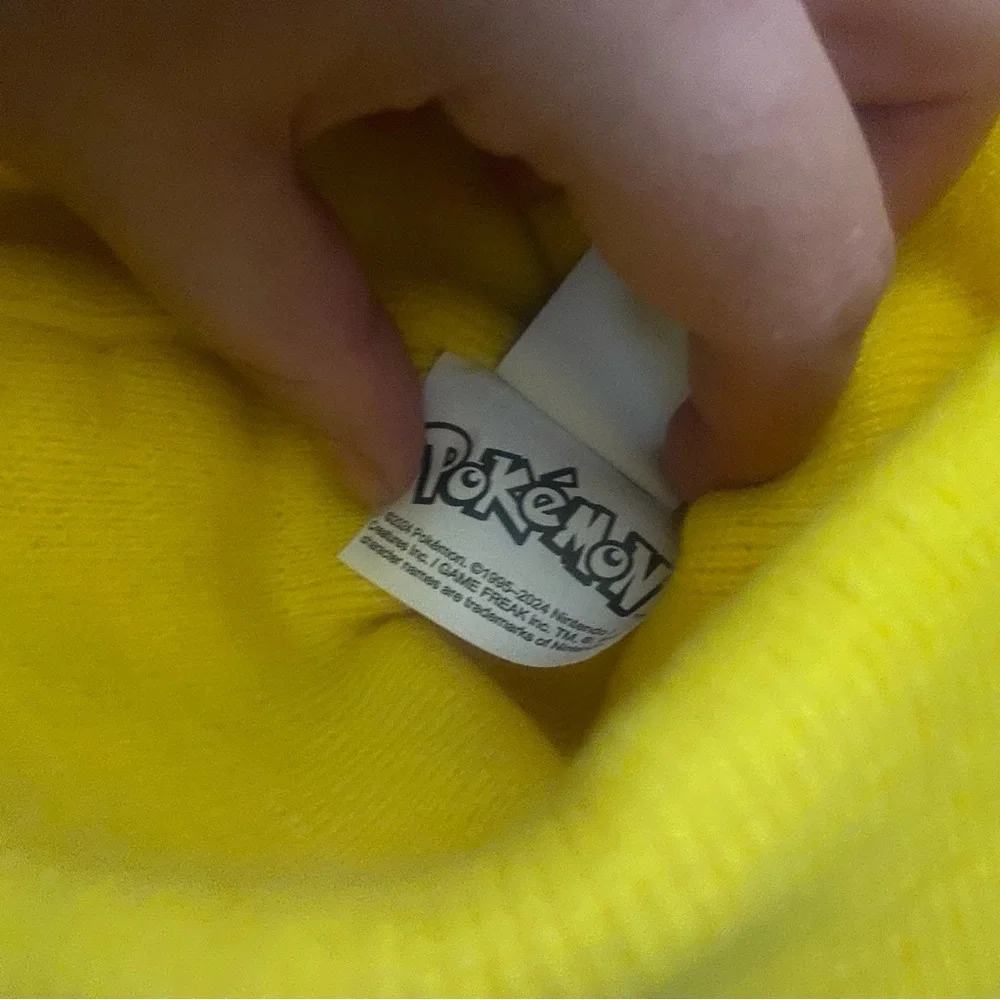 Pokemon Pikachu Yellow Hat and Gloves Set